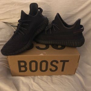 Yeezy 350 V2 “Black Non-Reflective” Size 11